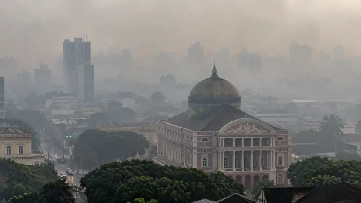 Governo amplia força contra incêndios no Amazonas; 16 aeronaves