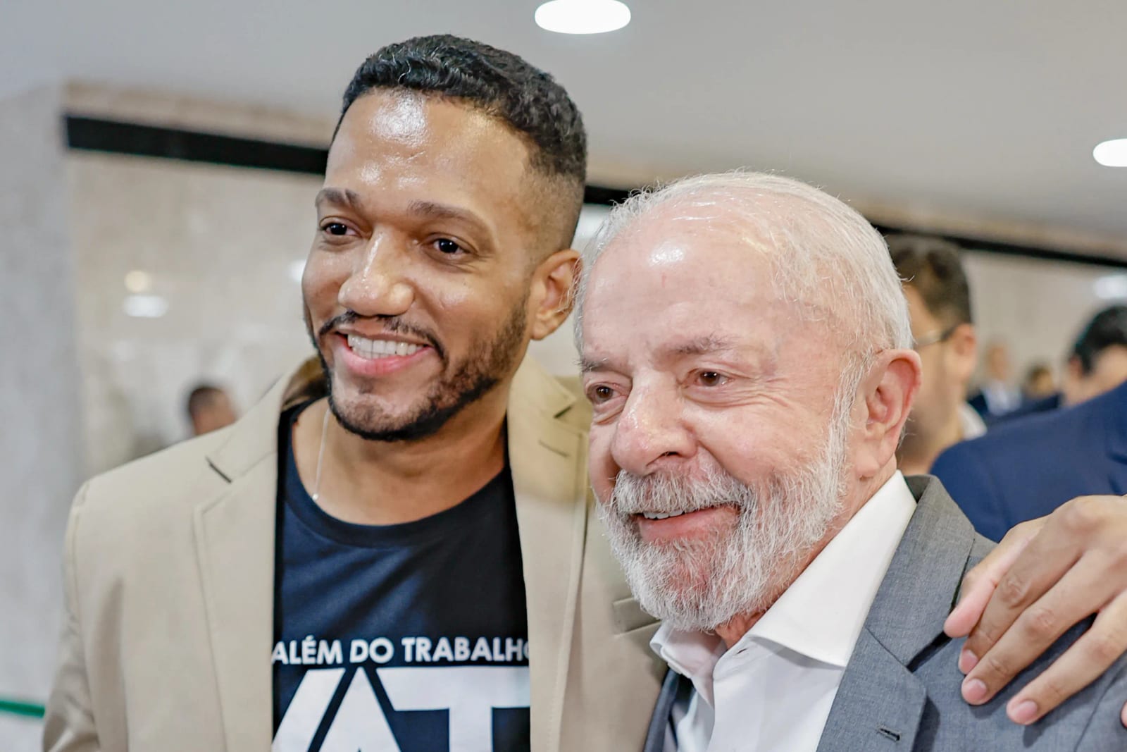 ‘Cada mês de enrolação significa milhões de pessoas perdendo descanso’, diz Rick Azevedo