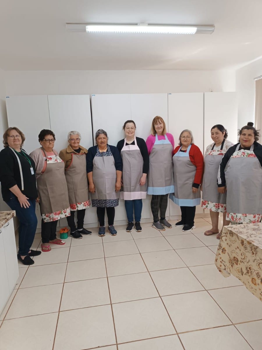 Oficina de artesanato do Cras incentiva geração de renda em Santo Antônio do Planalto