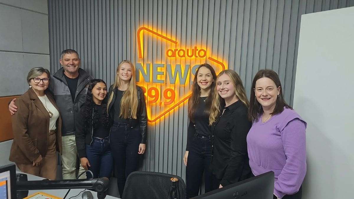 Assunto Nosso – Secretária de Educação, Cultura e Turismo de Sinimbu, Anita Brandenburg e as candidatas a Soberanas de S