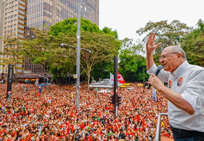 “O povo quer a verdade! Esse filme do Flávio é o cavalo da mentira”, diz Alckmin