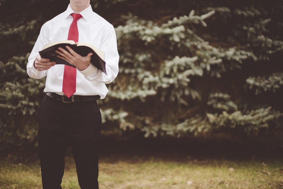 Combate aos golpes da fé: Câmara analisa punição mais rigorosa para falsos líderes religiosos