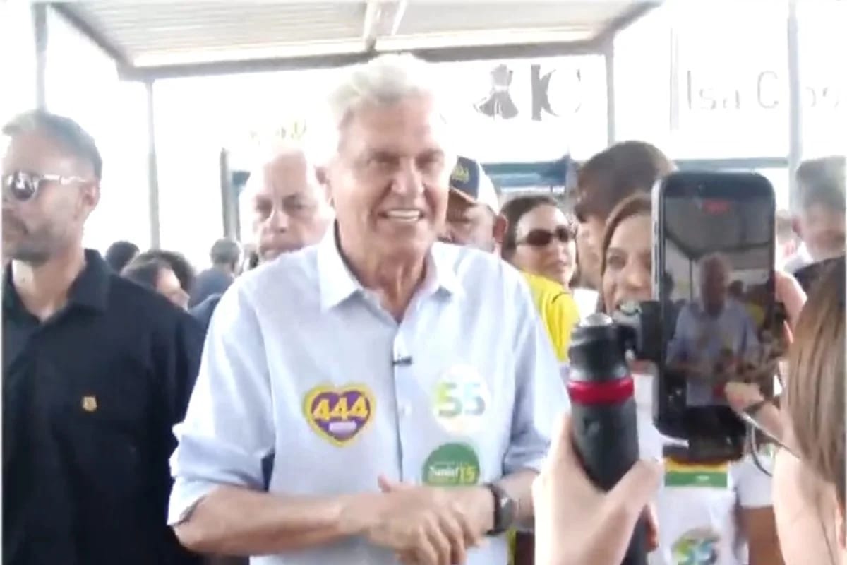 Caiado vota em Nova Crixás com Kassab e Vilela