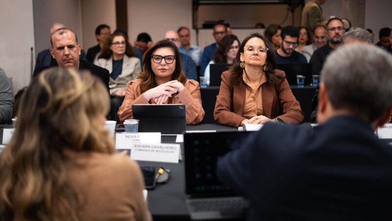 Bancários marcam assembleia para 17/8 após proposta da Fenaban por faixas salariais