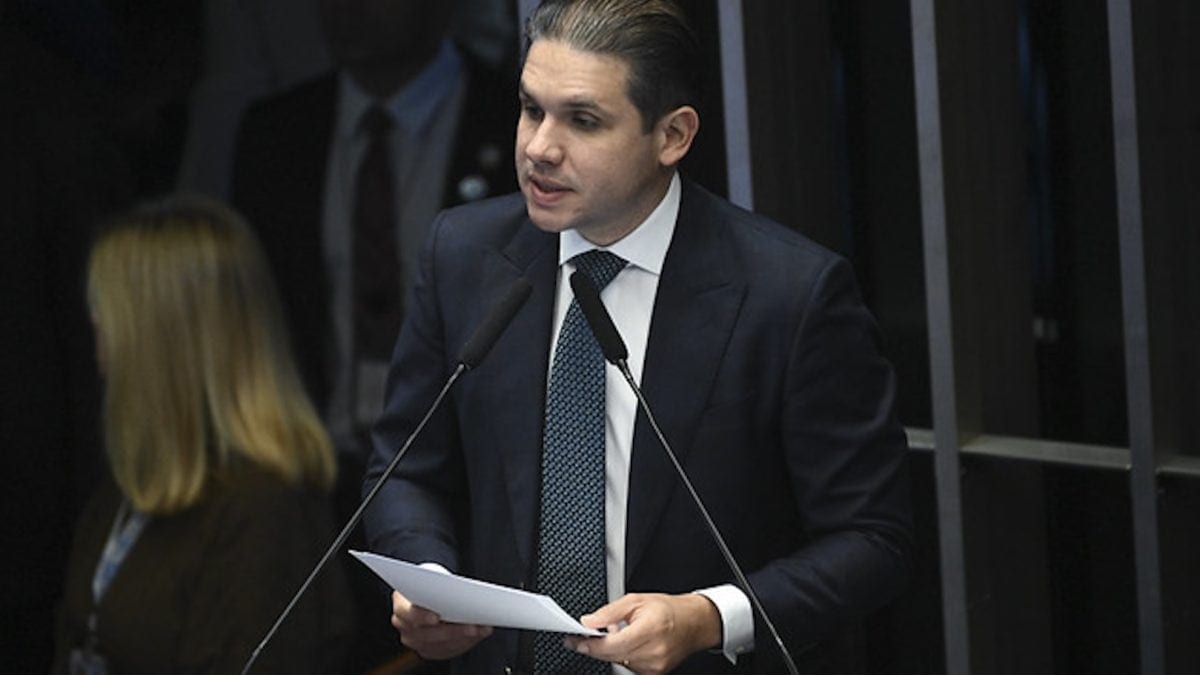 Leia e assista discurso de Motta na promulgação do fim da 6 X 1