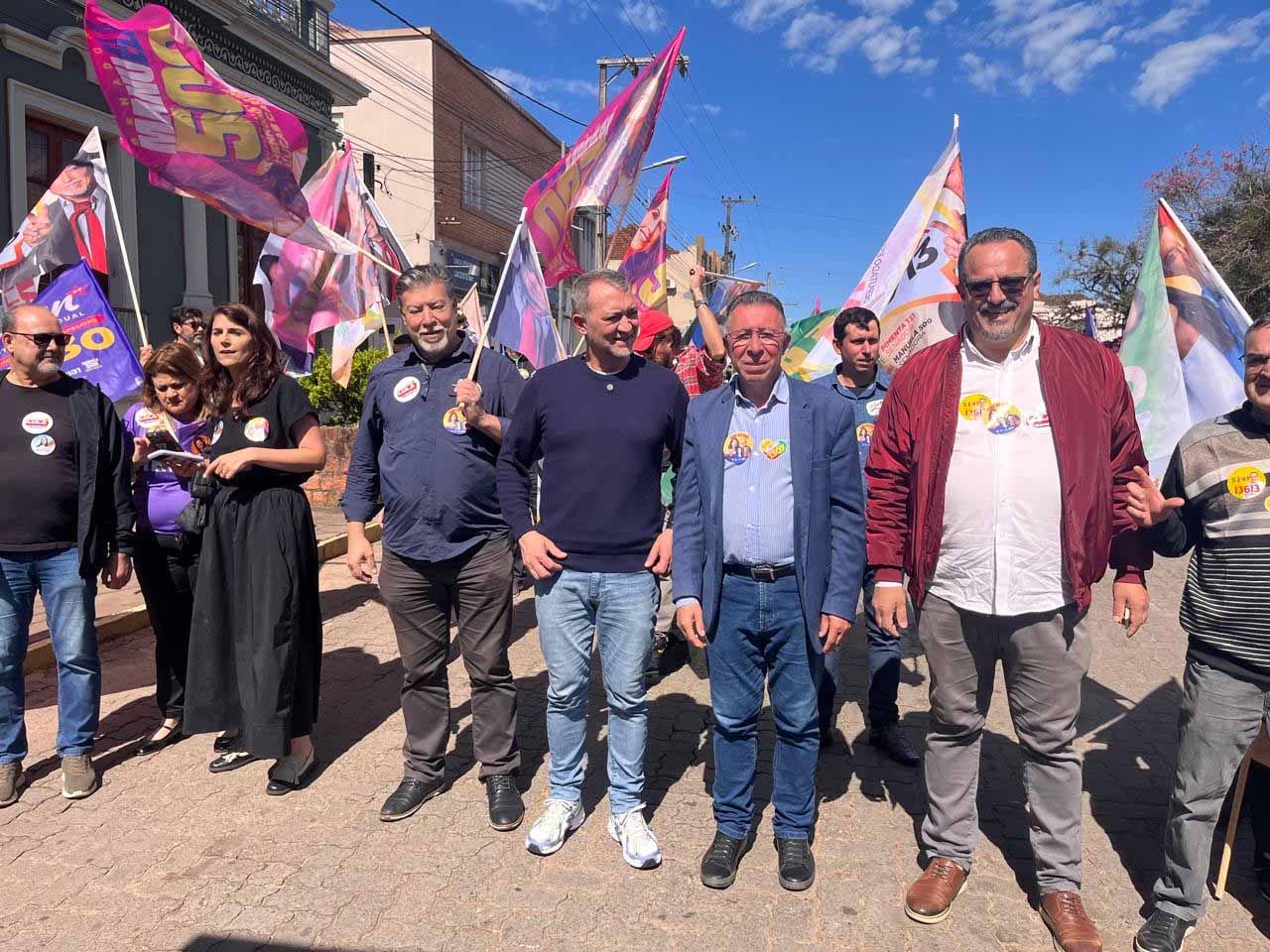 Edegar Pretto e Manuela d’Ávila cumprem agenda de campanha em São Pedro do Sul