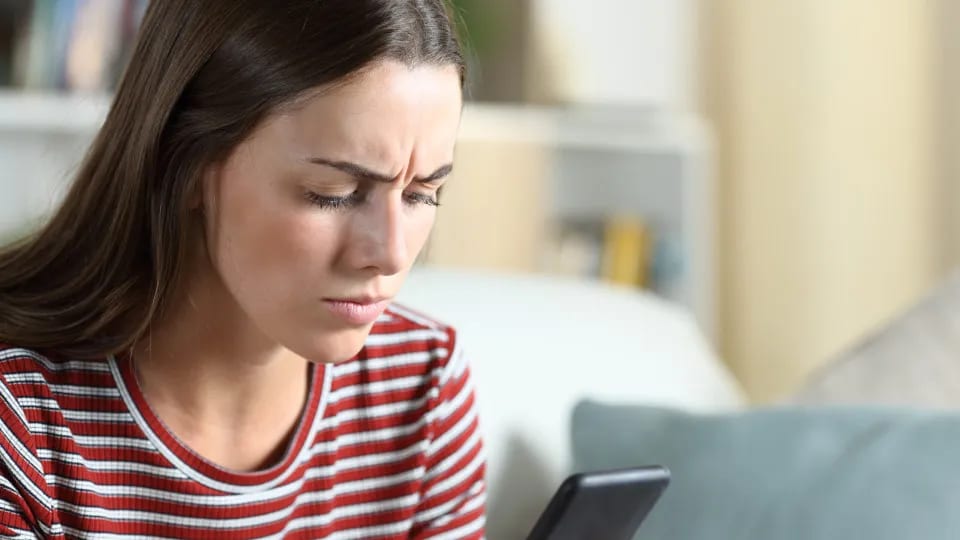 Reiniciar o celular após atualização: entenda a importância dessa prática