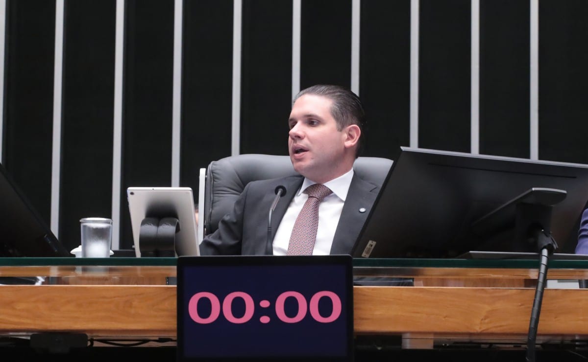 Congresso vai discutir adoção de sistema distrital misto, diz Motta