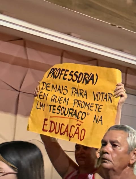 Durante passeata de Lula, em Catolé-PB, participantes levaram símbolos e mensagens