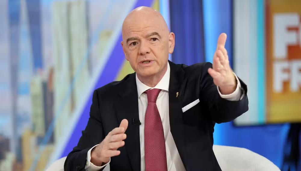 Na Polônia, presidente da Fifa fará primeira aparição em competições após polêmicas