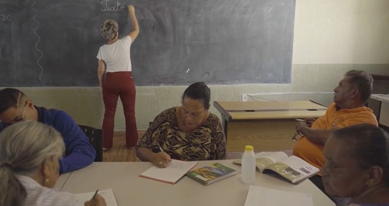CadEJA: plataforma do MEC para voltar a estudar chega a todo o país