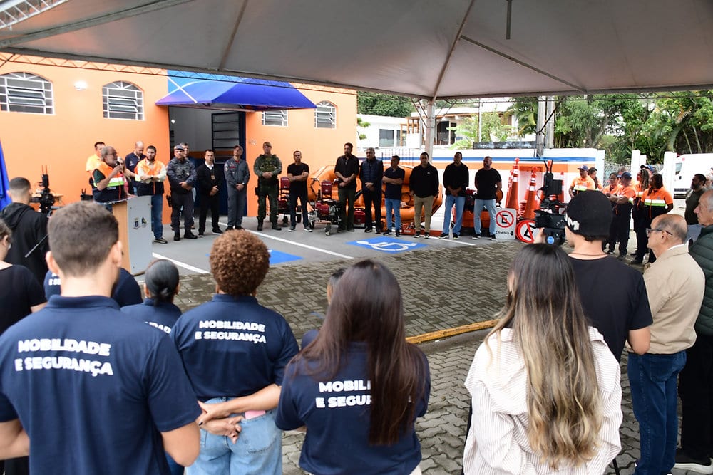 Toninho Colucci entrega base temporária da Defesa Civil em Ilhabela