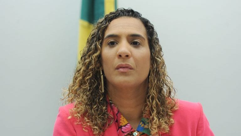 Marina Silva é hostilizada e ameaçada durante caminhada com Haddad