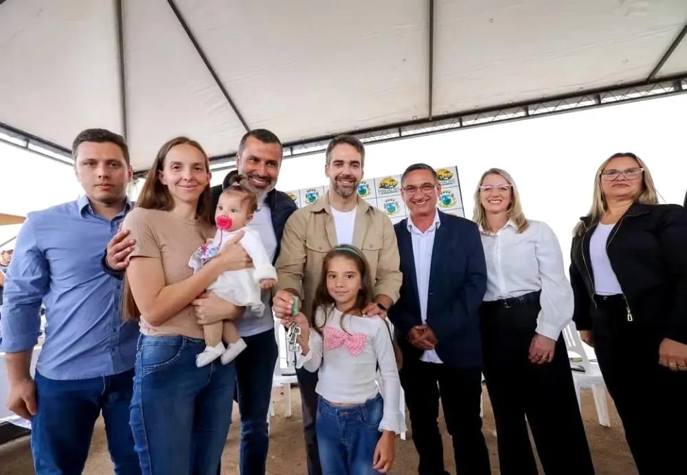 Eduardo Leite entrega 20 moradias e R$6 milhões em investimentos em Pinhal