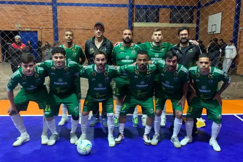 Duelo entre líderes hoje à noite pela Série Ouro de Futsal