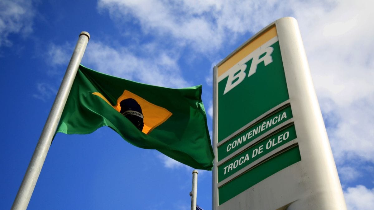 Dividendos de até US$ 4,2 bilhões: com operacional tinindo, Petrobras (PETR4) deve ‘blindar’ os proventos da queda do pe