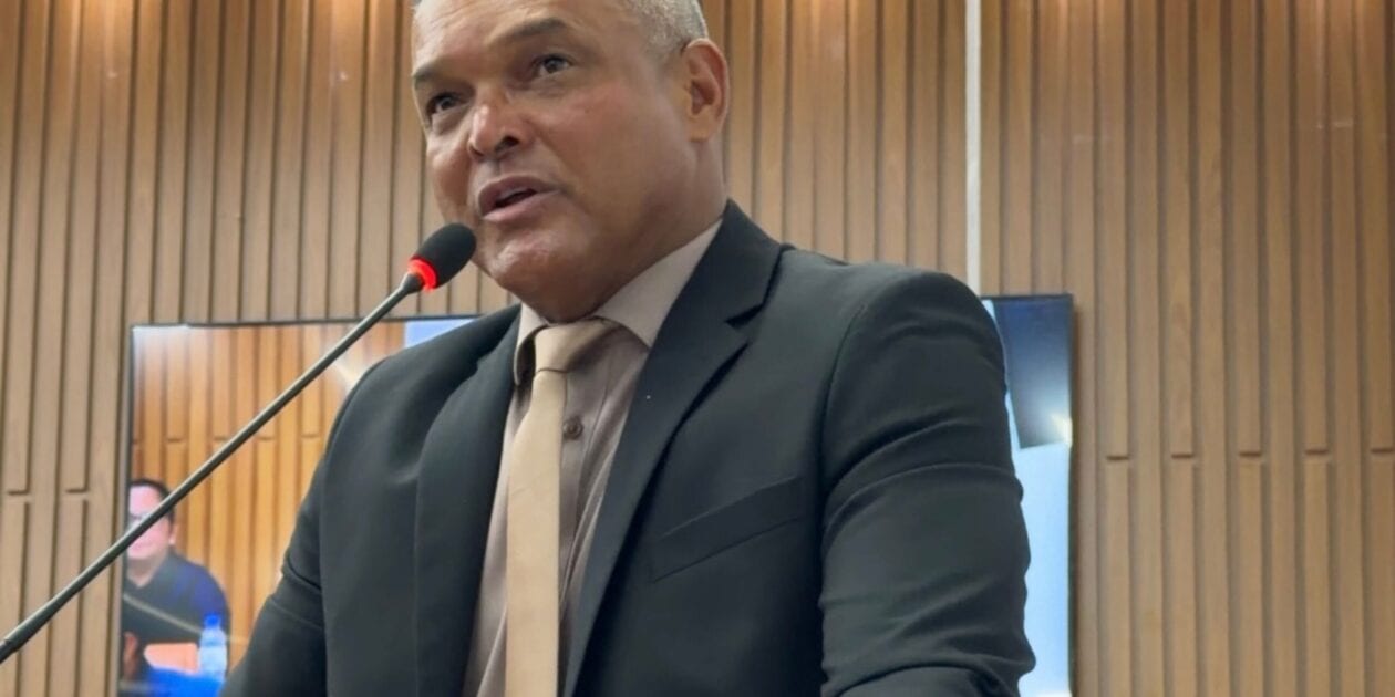 Emivaldo pede recapeamento na Bela Vista e limpeza dos ônibus escolares