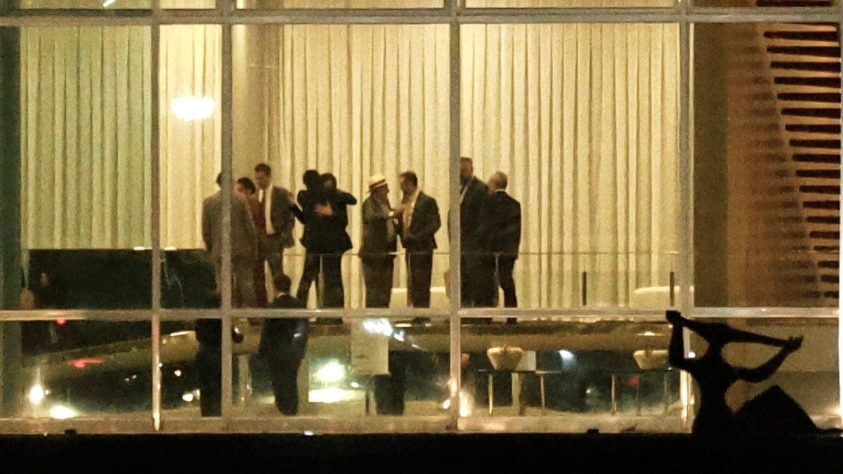 Lula nega “punhalada” de Galípolo, mas diz estar “puto” com juros