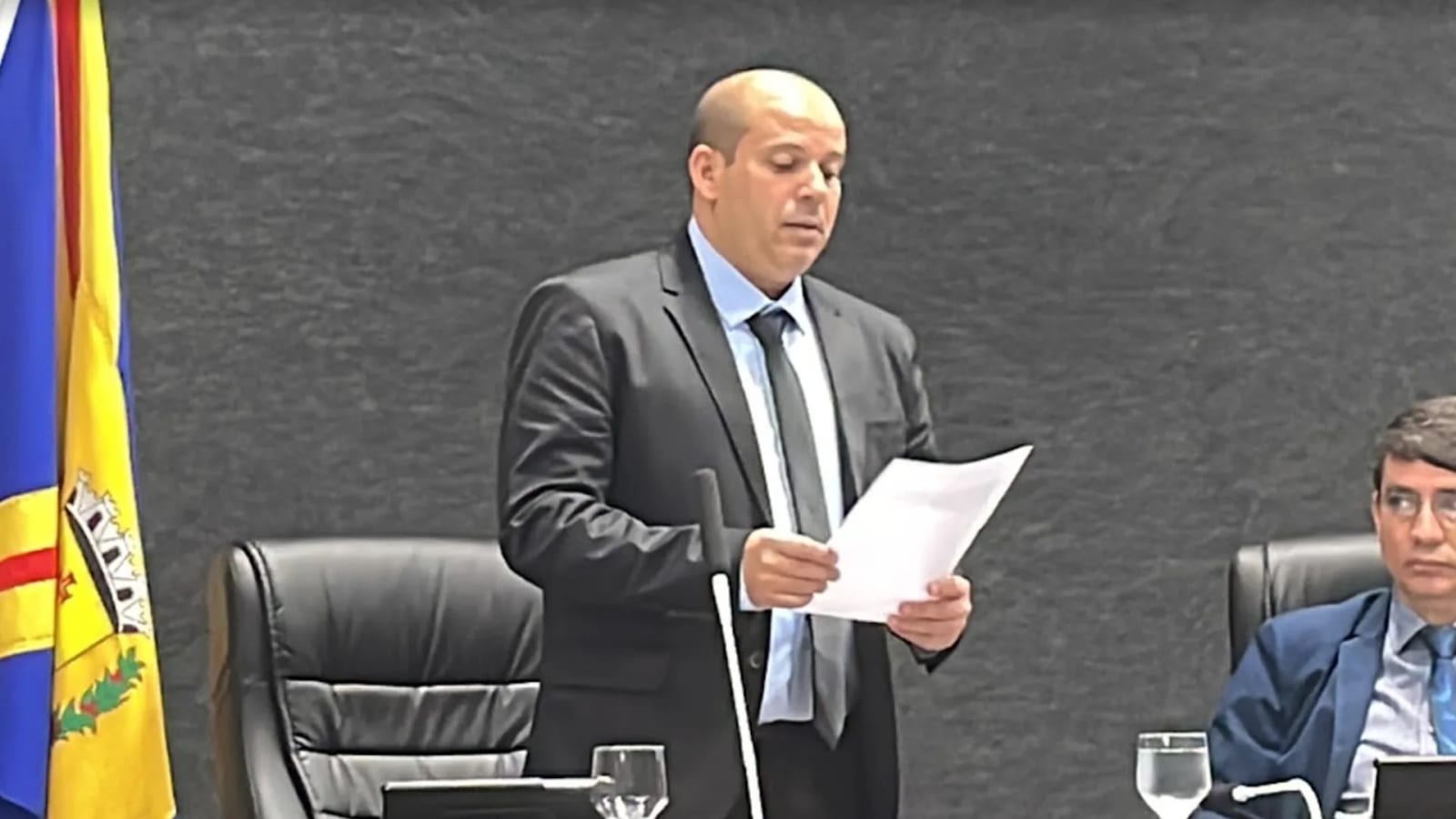 Vereador pede volta de sete seções eleitorais à Escola Carlos Gomes