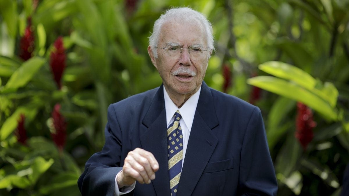 Sarney diz que se recupera bem e espera voltar para casa
