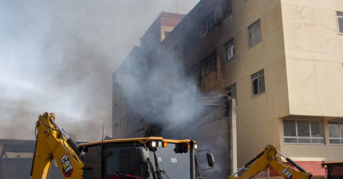 Incêndio em São José: prédio vizinho não será interditado; veja o motivo