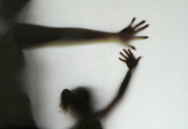 Uma menina é vítima de feminicídio a cada seis dias no Brasil