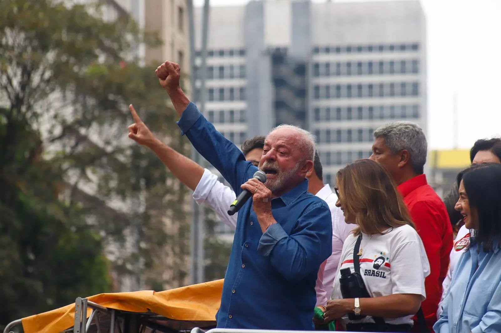‘Não vamos aceitar intromissão indevida da Justiça eleitoral’, diz Lula sobre censura a canal de Janones