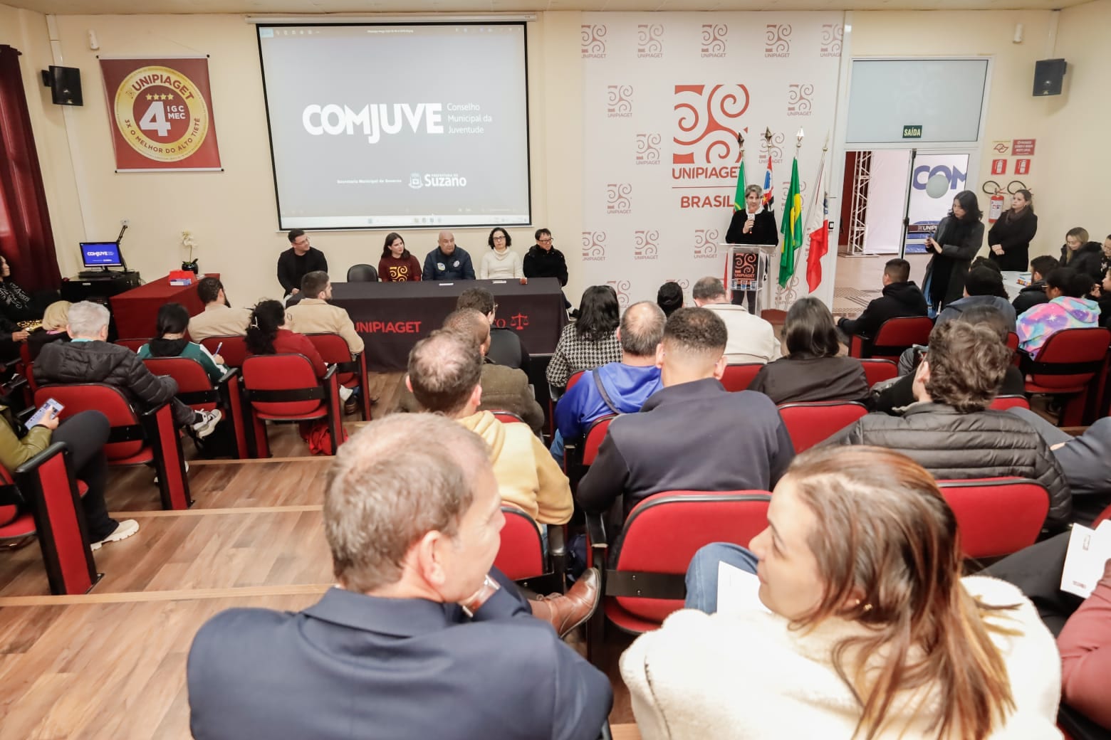 Heloísa de Souza assume presidência do Comjuve de Suzano