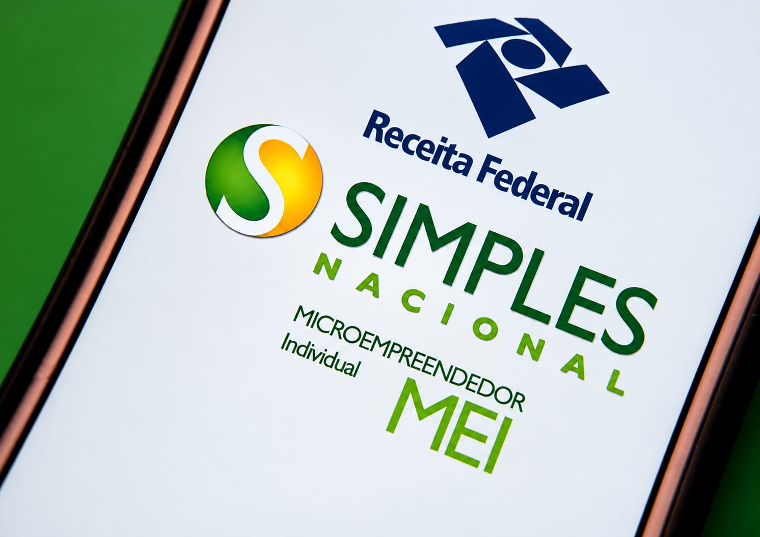 Governo anuncia perdão de R$ 12,6 bilhões em dívidas e pacote de estímulo para MEIs