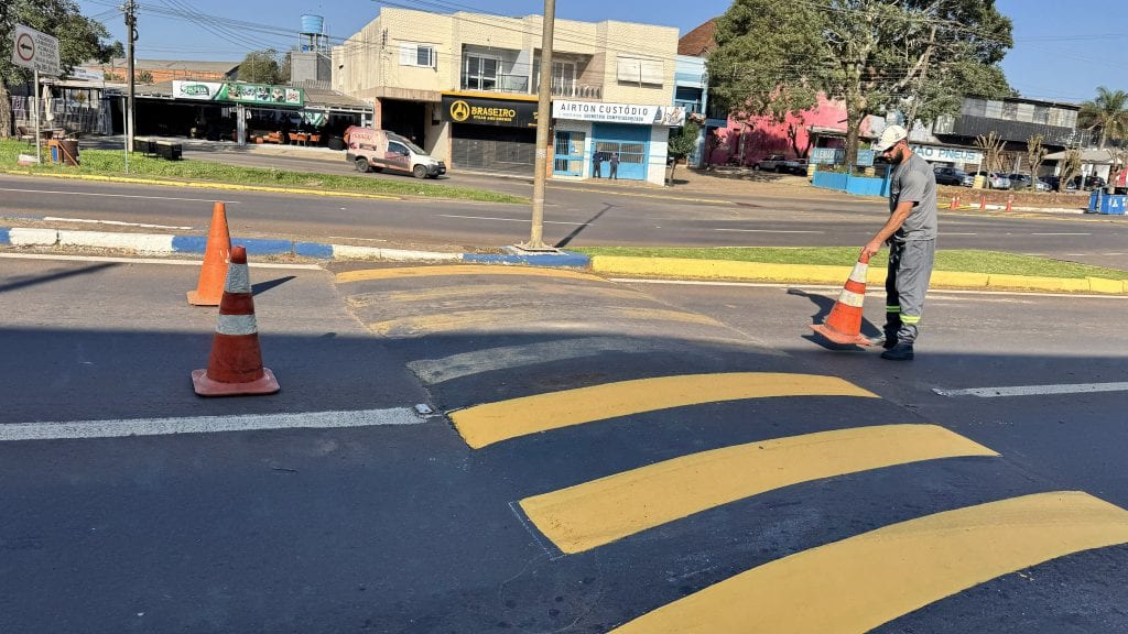 Carazinho inicia nesta segunda pintura profissional de faixas e lombadas