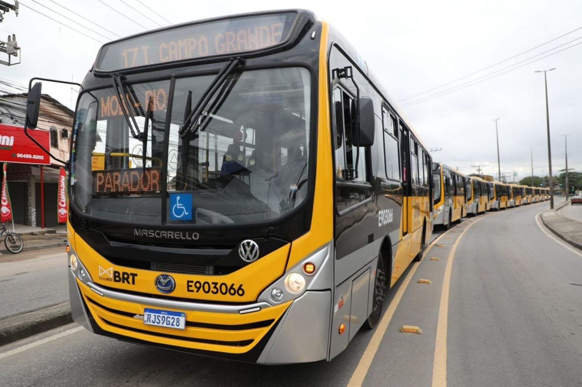 Mobi-Rio prepara novas compras e contratos de manutenção de ônibus do BRT; serviços e fornecimentos incluem motores, fre