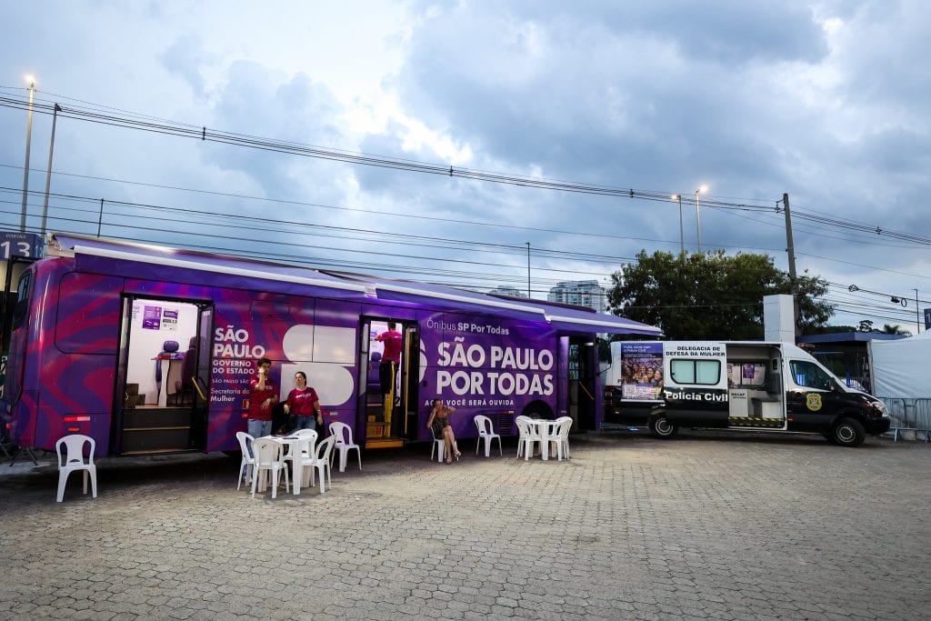 Ônibus SP Por Todas atenderá mulheres em Alumínio na Caminhada do Outubro Rosa