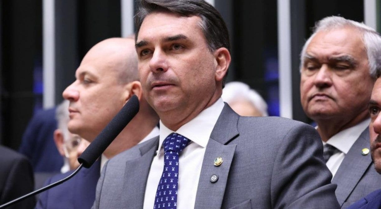 Flávio Bolsonaro lidera interações sobre segurança; Caiado foi quem mais publicou