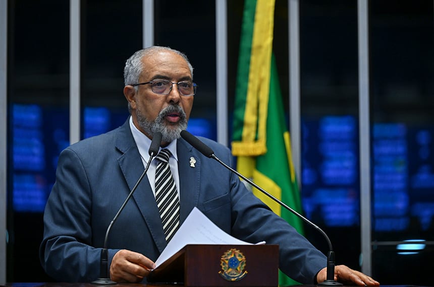 Paim pede ampliar quadro de auditores fiscais do trabalho