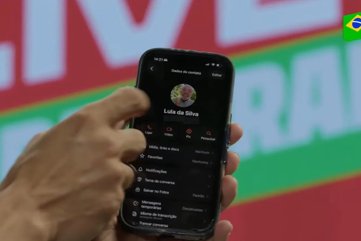 Janones vaza número de Lula durante live de 24 horas