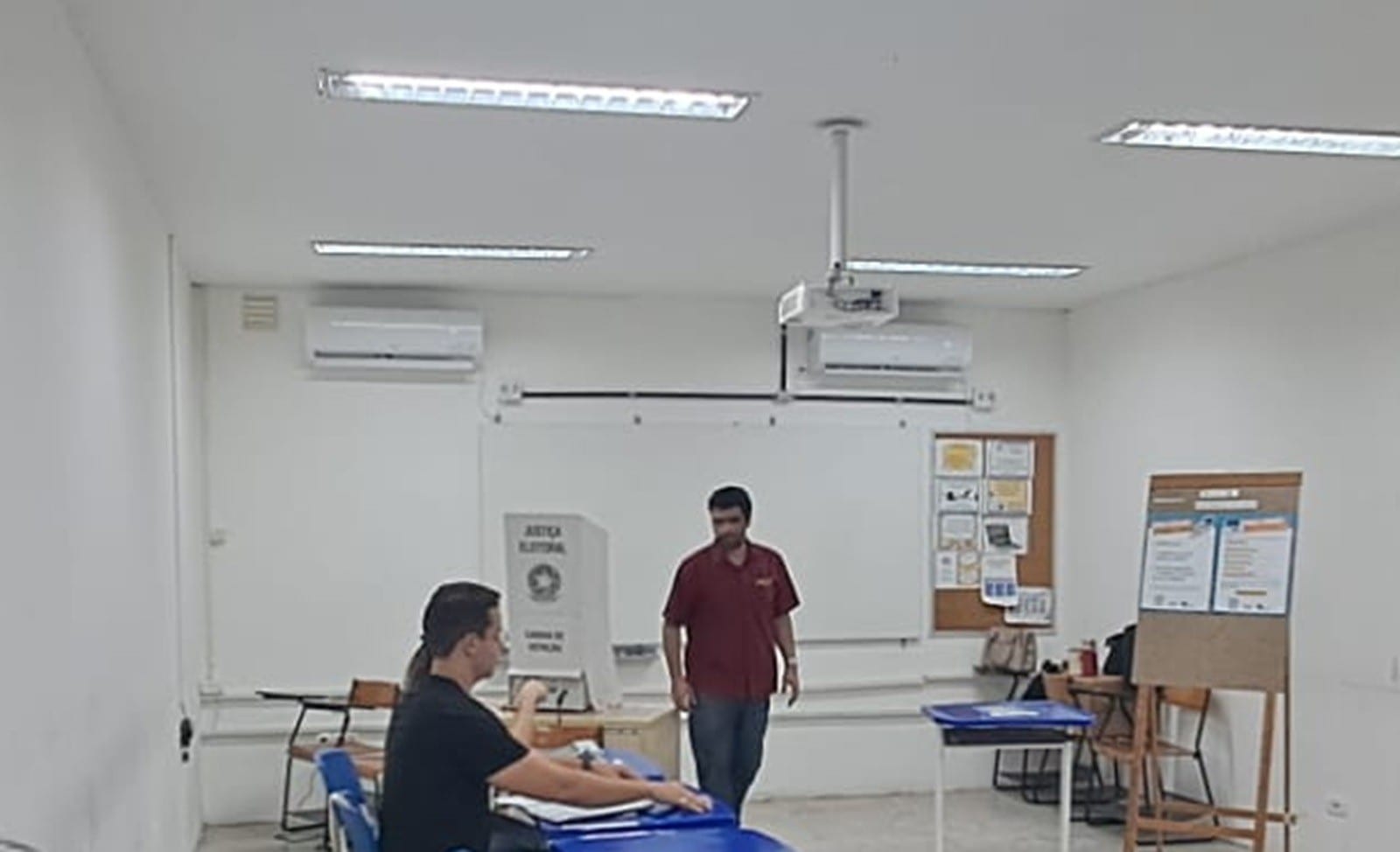 Victor Assis (PCO) votou na Madalena e enfrentou fila de duas horas
