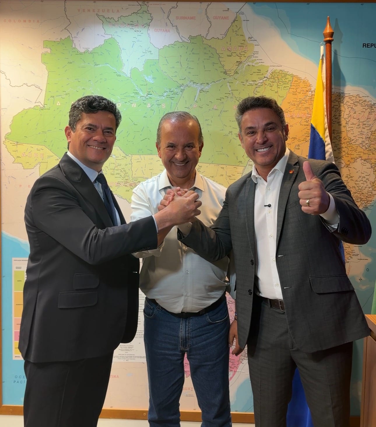 Governadores eleitos do Sul se unem em Brasília para eleger Flávio Bolsonaro no segundo turno