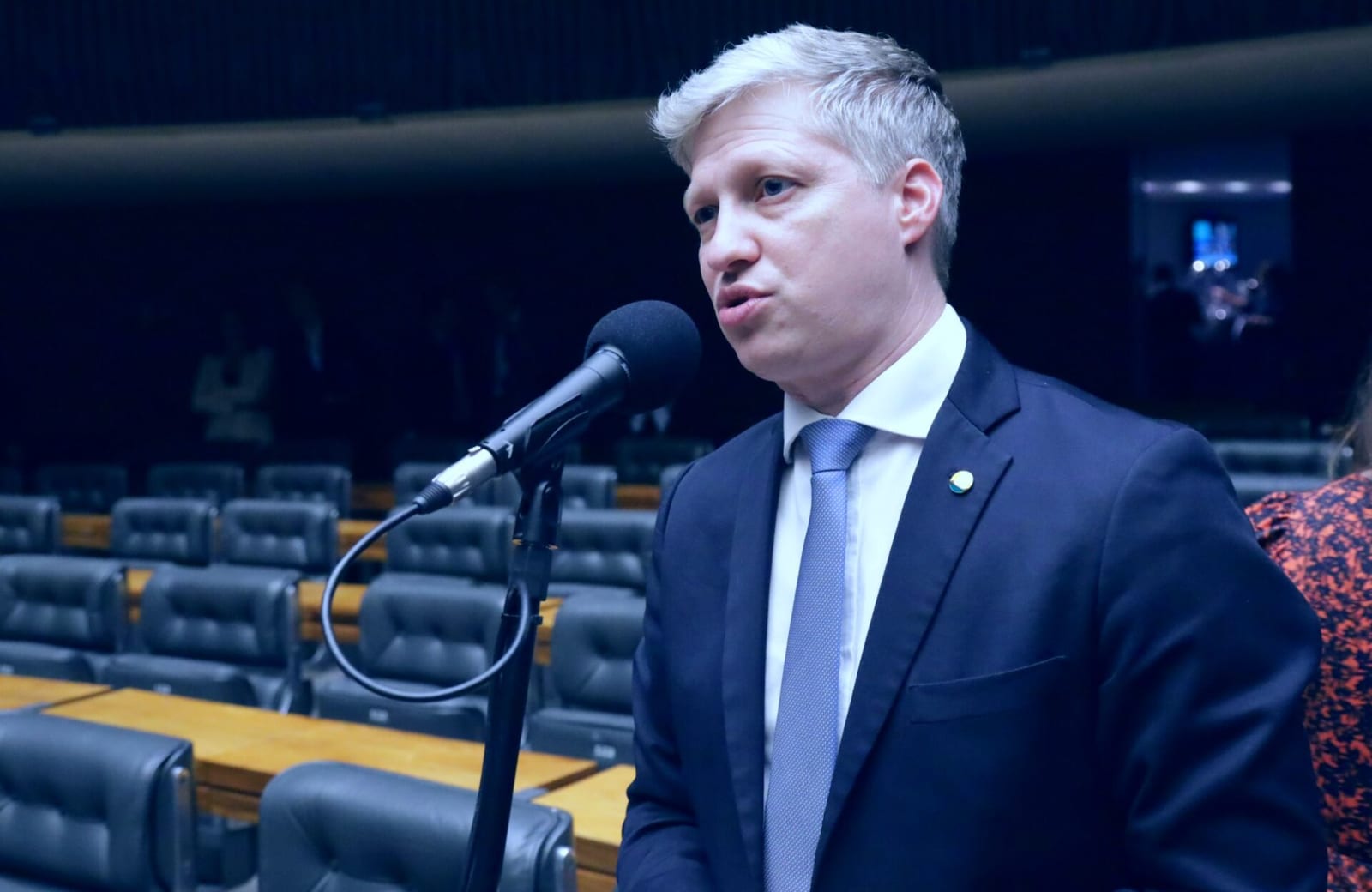 Marcel van Hattem celebra afastamento de Andrei Rodrigues da PF