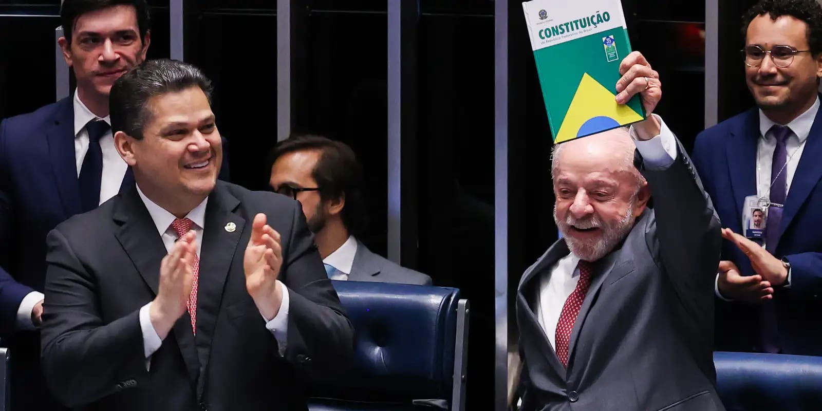 Lula: descanso extra não quebra empresas; emenda que acaba com 6x1 foi promulgada