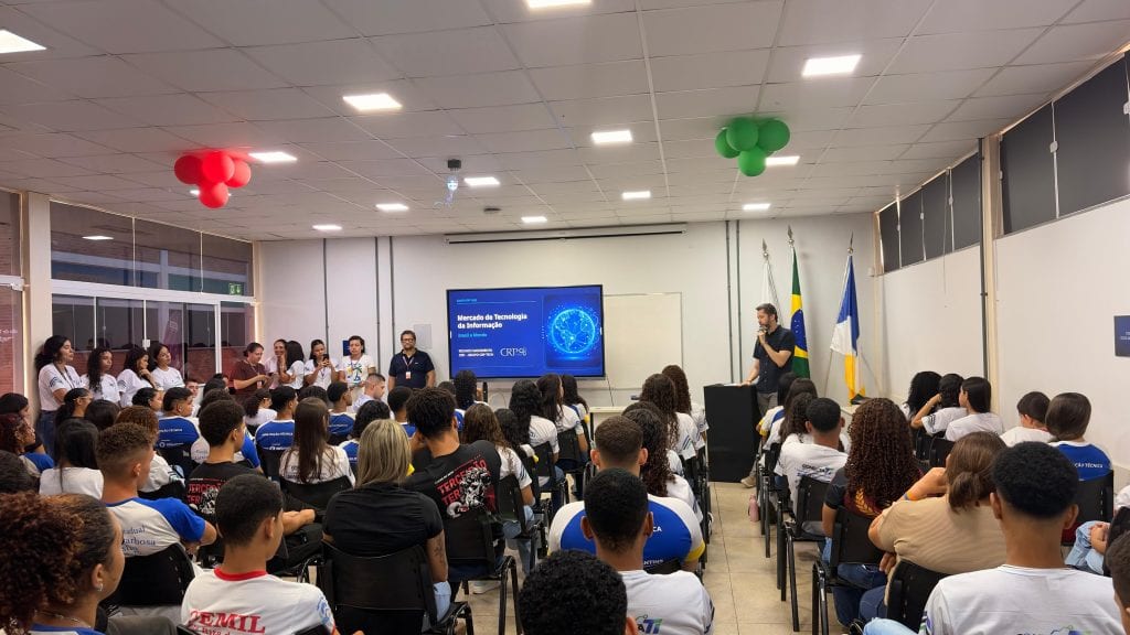 Alunos do SENAI apresentam projetos de robótica, jogos digitais e inteligência artificial durante o Conecta TI em Palmas