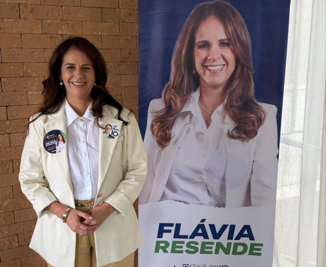 Flávia Resende encerra campanha neste sábado e agradece municípios