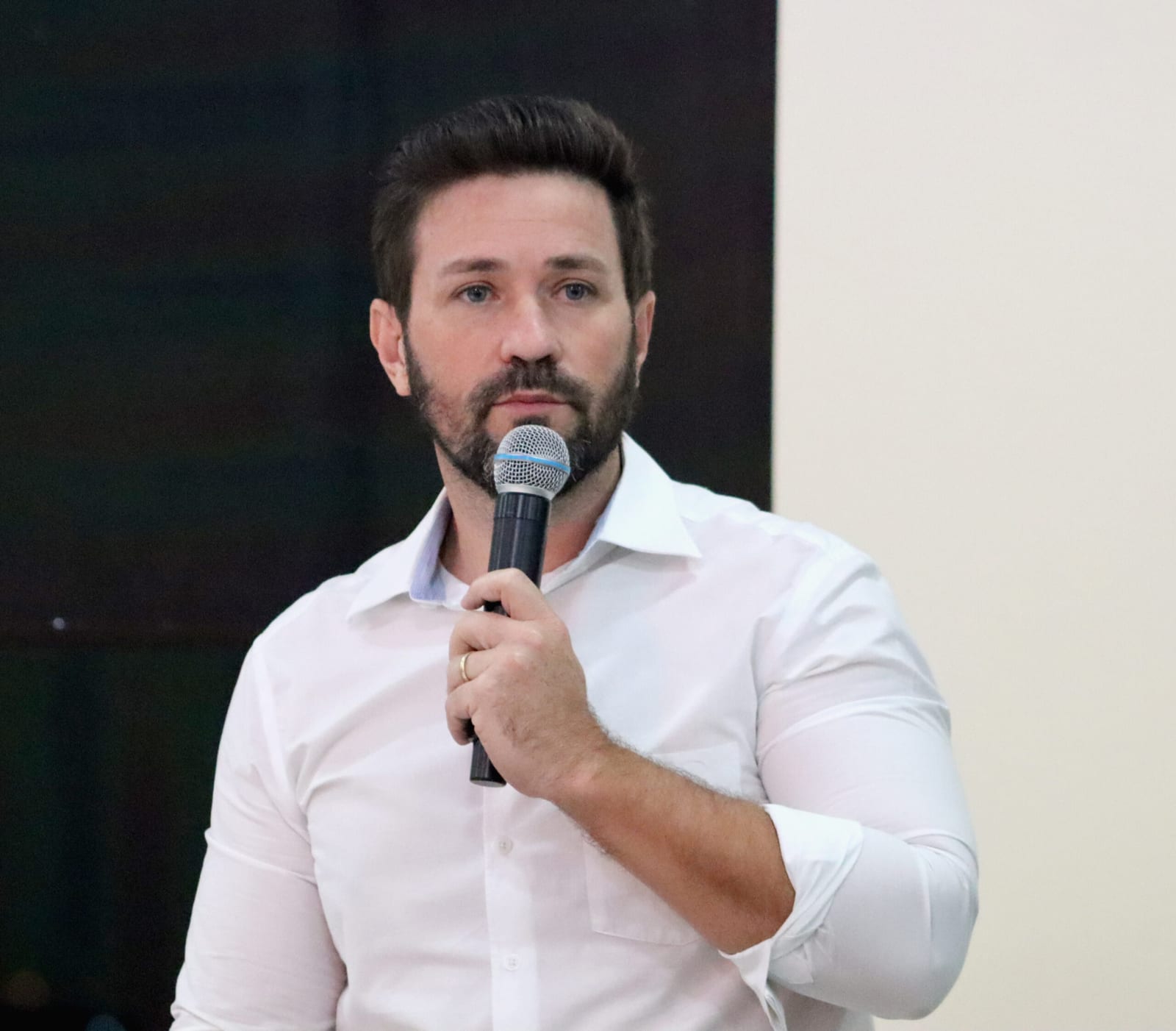 Política: Gonzalez questiona a prefeitura sobre parcerias com ONG e empresa para causa animal