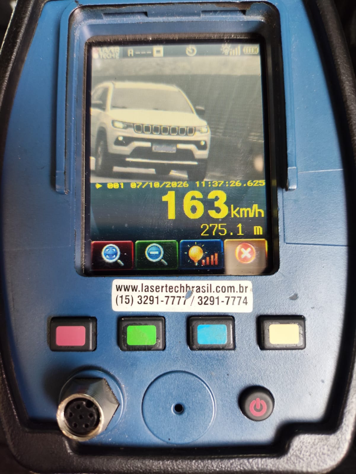PRF flagra veículo a 178 km/h durante fiscalização na Rodovia Presidente Dutra