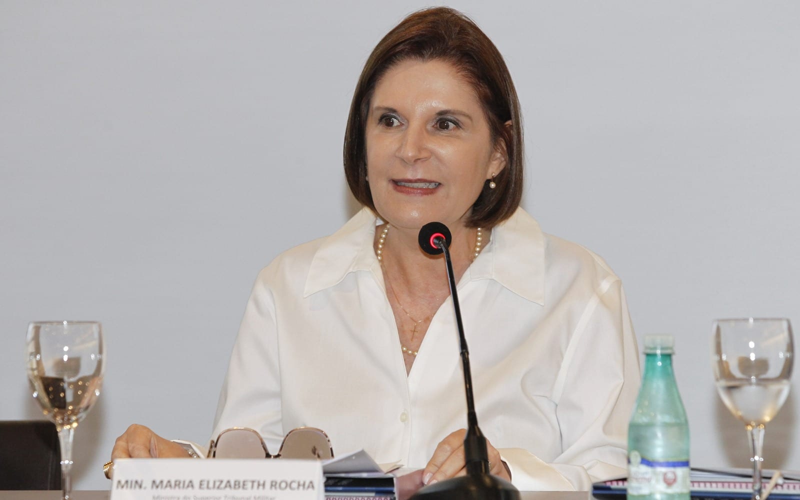 Lula quer a primeira mulher no Ministério da Defesa; Cinara Fredo, Maria Elizabeth Rocha e Tebet são citadas