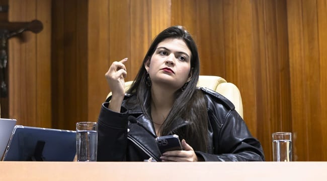 Aava Santiago alcança votação expressiva em Goiás mas não garante vaga na Câmara
