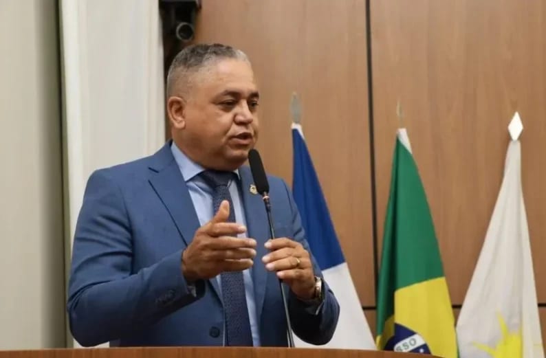 Eudes Assis pede patrolamento, cascalhamento e lixeiras no Setor Fumaça