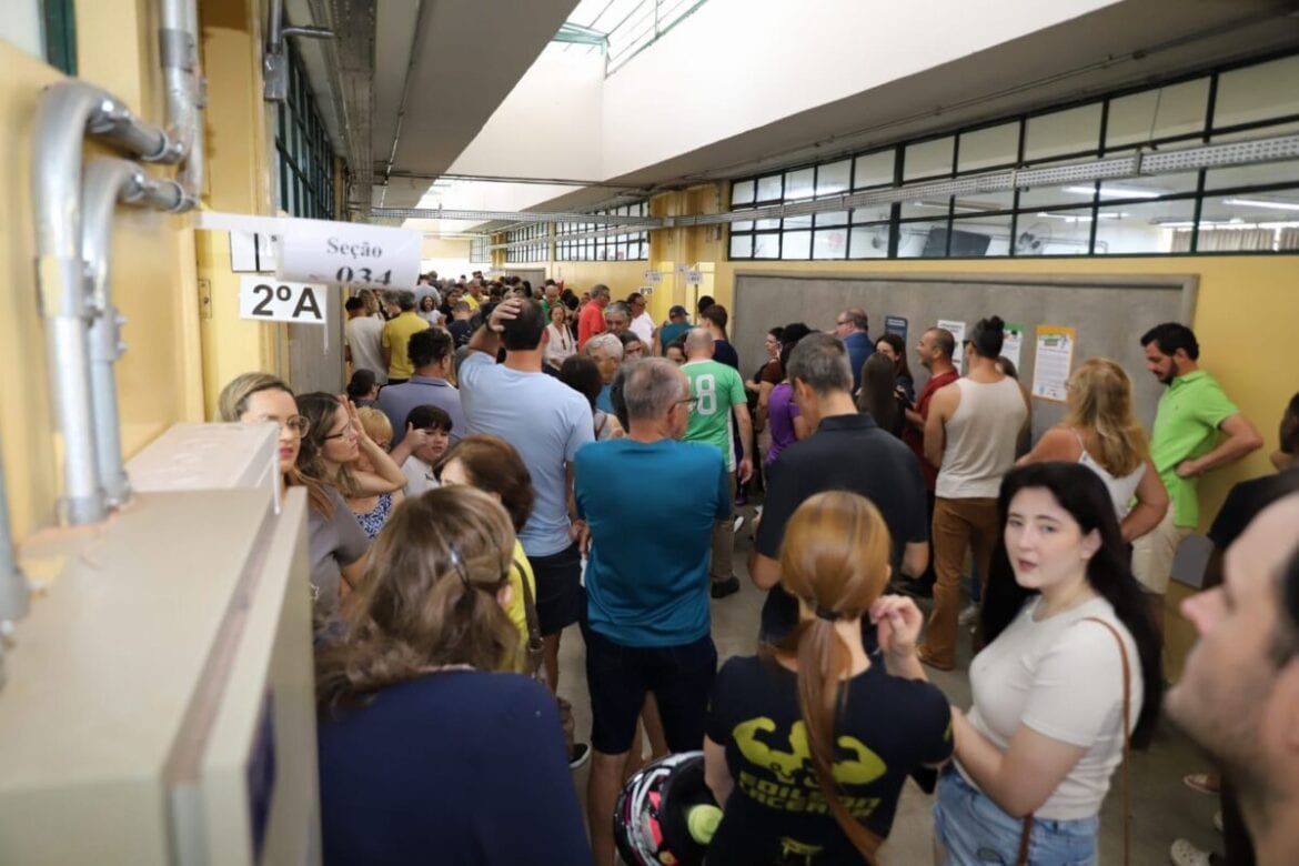 Votação tranquila em Ribeirão Preto; urna precisou ser trocada