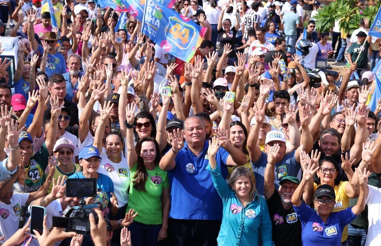 Eduardo Gomes e Dorinha reúnem multidão em caminhada em Miracema