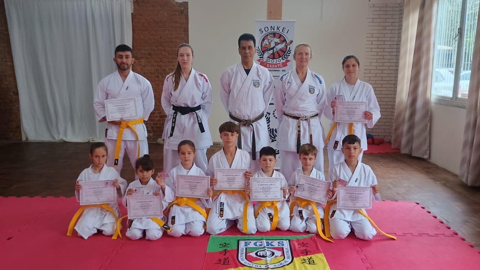 Nove alunos do Dojo Sonkei conquistam faixa amarela em exame de graduação em Sobradinho