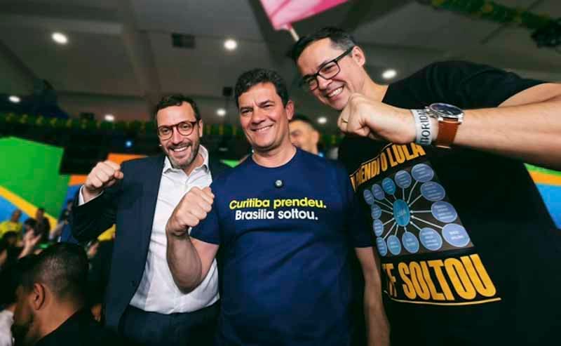 Filipe Barros (PL) criticava Moro e Dallagnol; hoje é candidato ao Senado